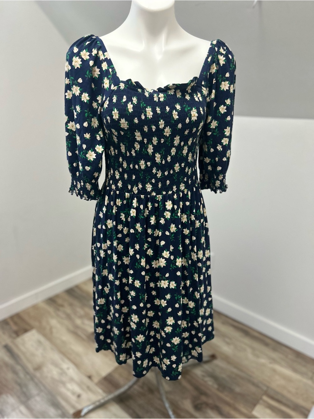 Draper James Floral Navy Smocked Midi Dress Medium